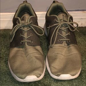 Men’s Green Nike Roshe Run